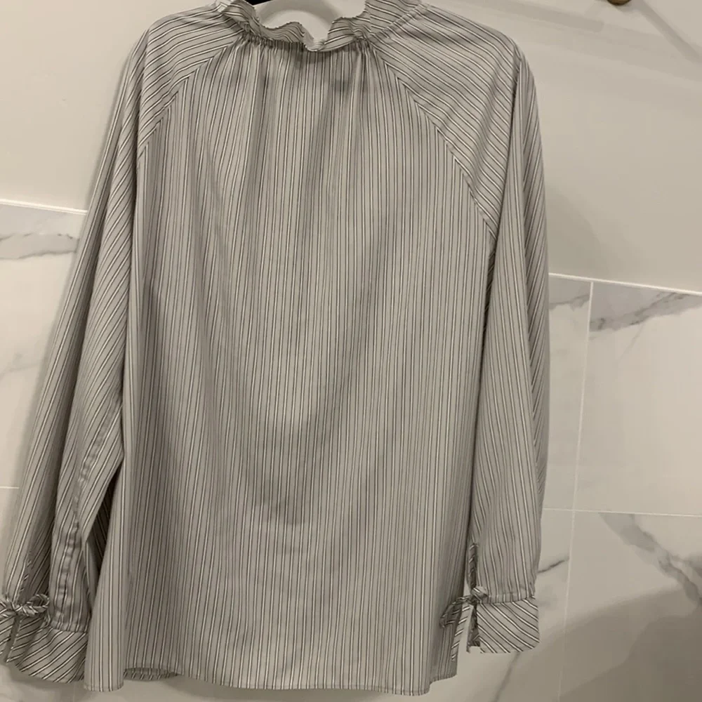 Banana Republic striped blouse - Picture 6 of 8